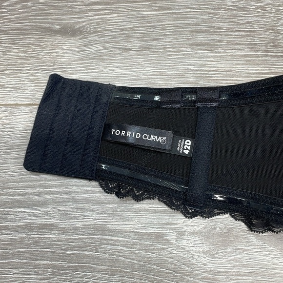 NWOT Torrid Curve Bombshell Everyday Strapless Bra Lightly Lined Underwire 42D - Picture 11 of 16